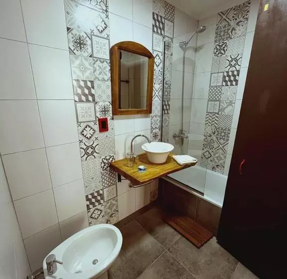 Majatalo Portón Rojo