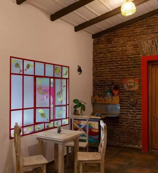 Majatalo Portón Rojo