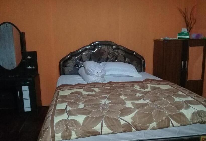 فندق صغير Nusa Nalan Beach Resort