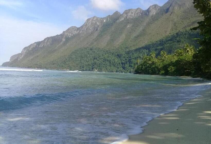 فندق صغير Nusa Nalan Beach Resort