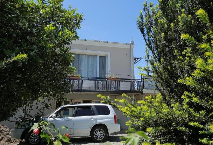 تختخواب و صبحانه Guesthouse Hill Side