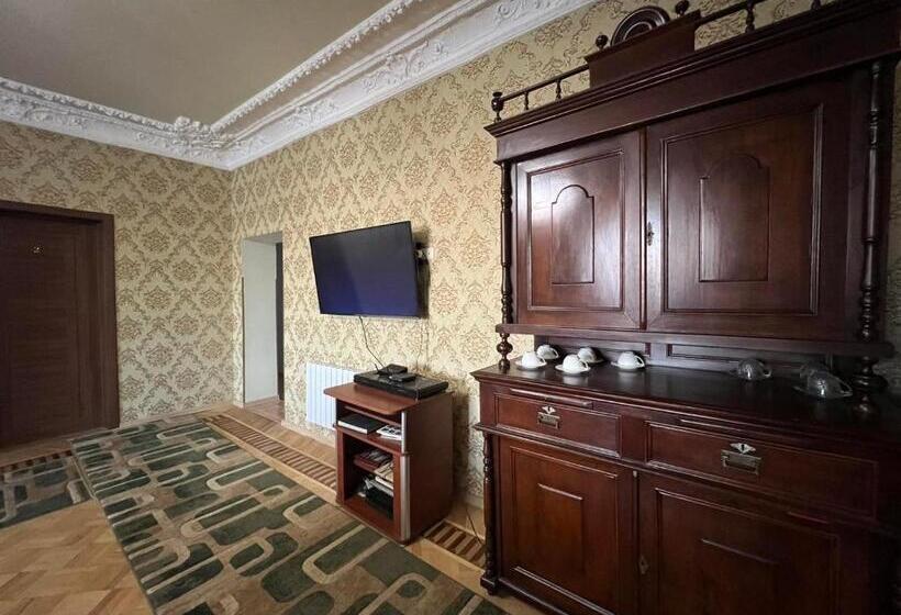 تختخواب و صبحانه Guesthouse Hill Side