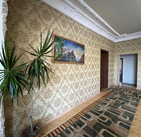 تختخواب و صبحانه Guesthouse Hill Side