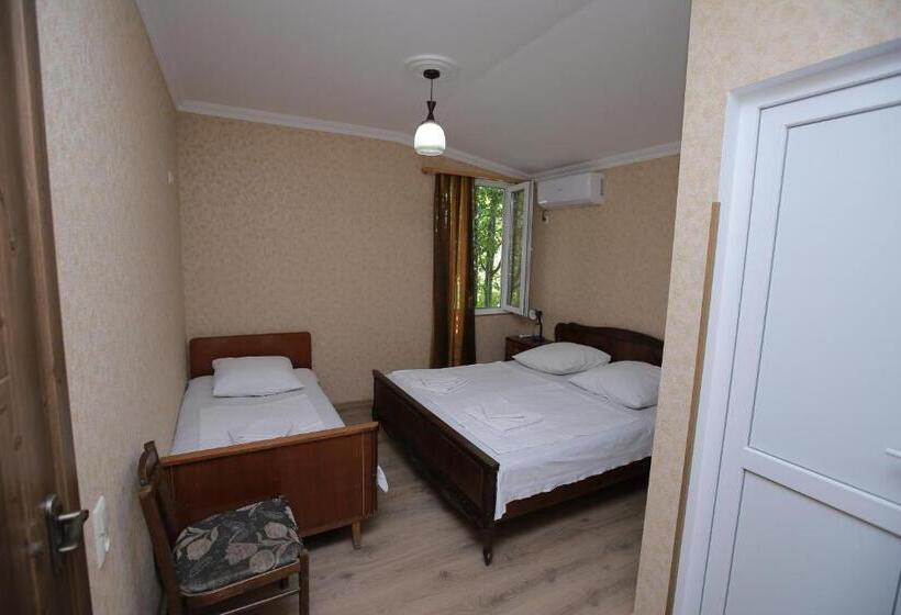 تختخواب و صبحانه Guesthouse Hill Side