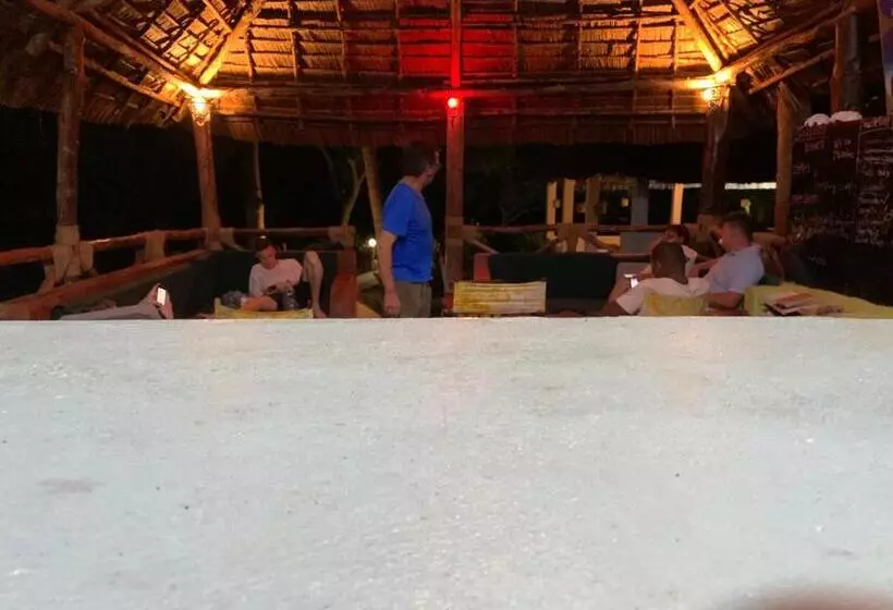 Aamiaismajoitus (B&B) Mafia Beach Bungalows Sea View