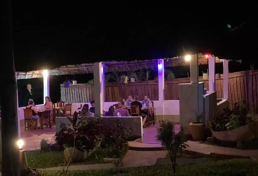 Aamiaismajoitus (B&B) Mafia Beach Bungalows Sea View