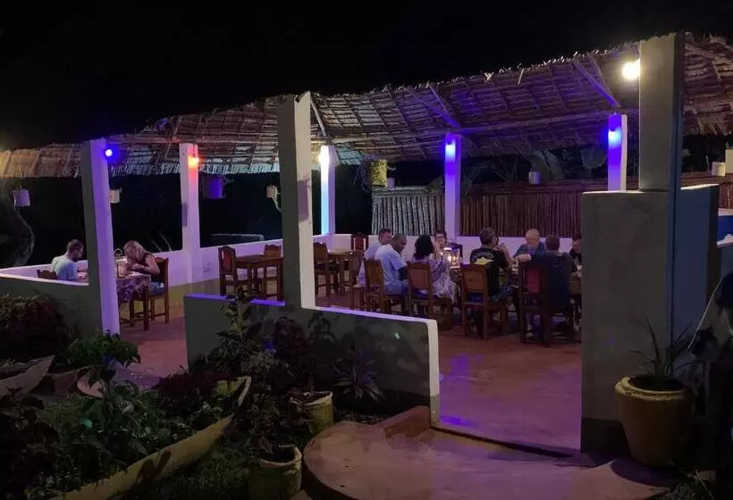 Aamiaismajoitus (B&B) Mafia Beach Bungalows Sea View