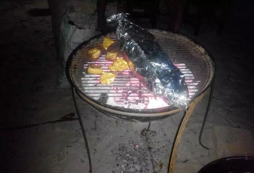 Aamiaismajoitus (B&B) Mafia Beach Bungalows Sea View