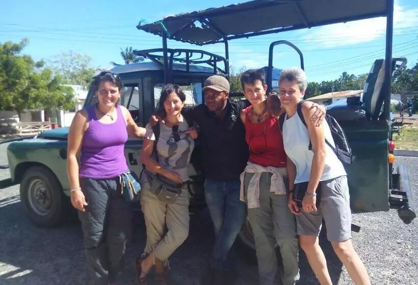 Aamiaismajoitus (B&B) Mafia Beach Bungalows Sea View