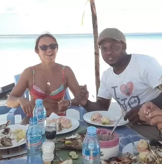 Aamiaismajoitus (B&B) Mafia Beach Bungalows Sea View