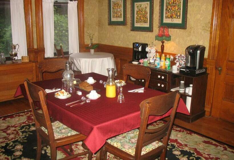 مبيت وإفطار The Grand Kerr House