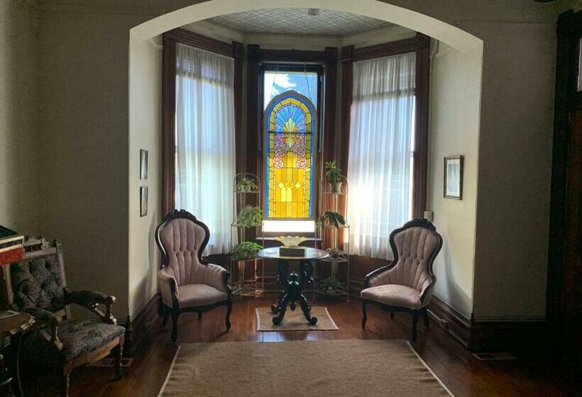 مبيت وإفطار The Grand Kerr House