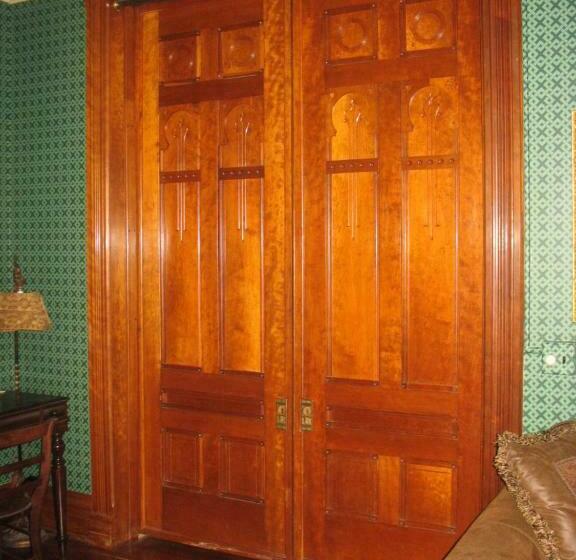 مبيت وإفطار The Grand Kerr House