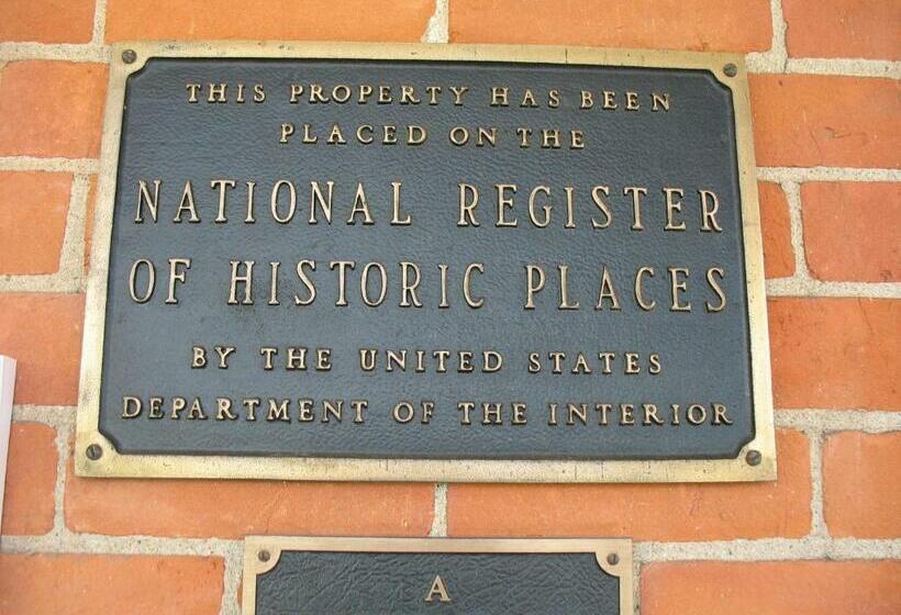 مبيت وإفطار The Grand Kerr House