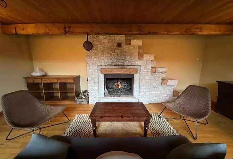 ホテル Agriturismo Casale Montebello