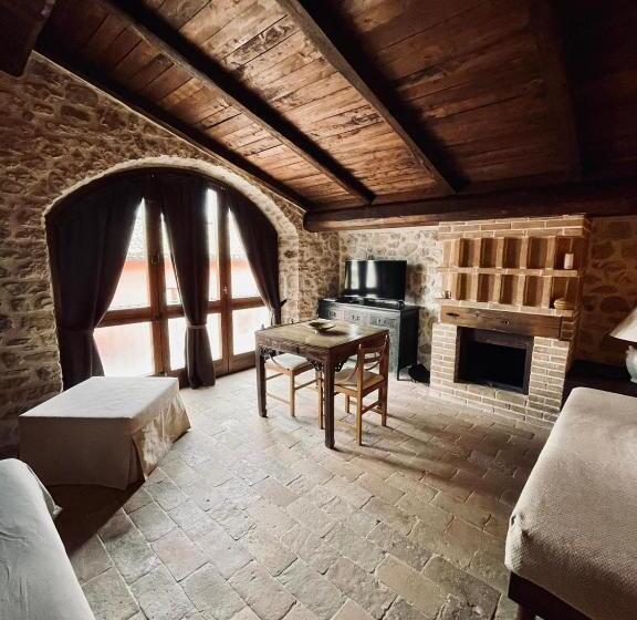 ホテル Agriturismo Casale Montebello