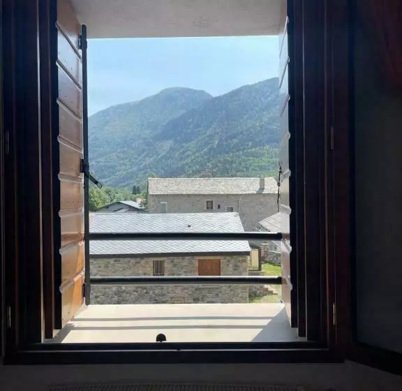 Hotelli Le Campcardos