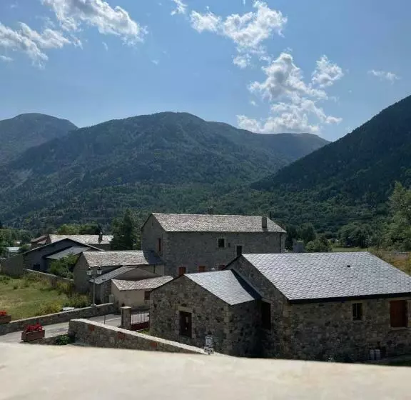 Hotelli Le Campcardos