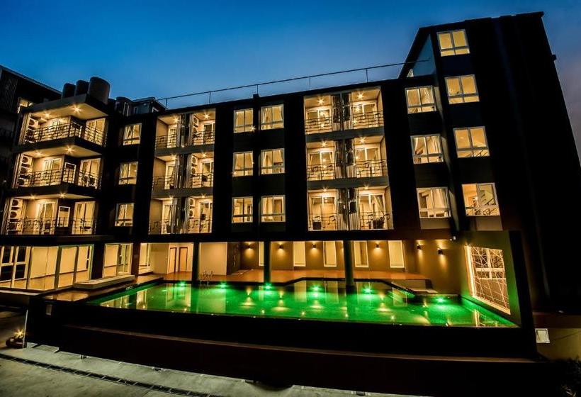 Hotel The Violin Sriracha