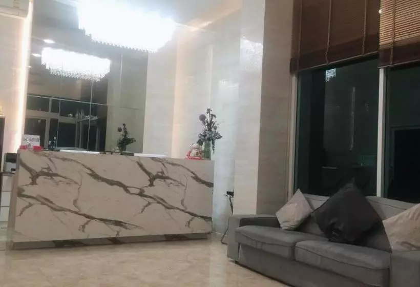 Hotelli The Violin Sriracha