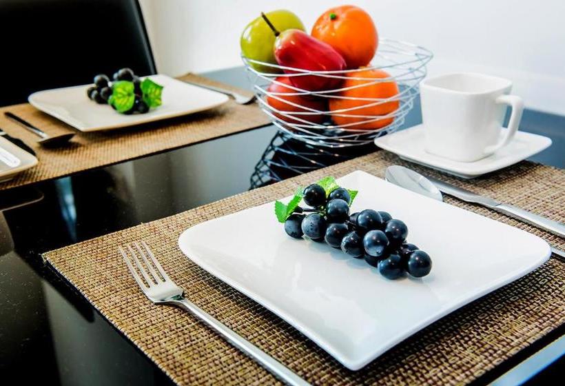 Hotel The Violin Sriracha