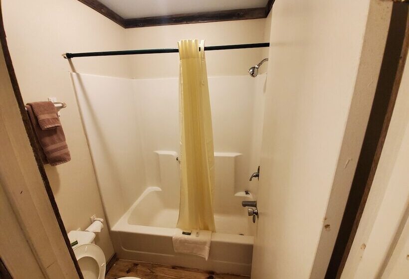 מוטל Jamesport Inn