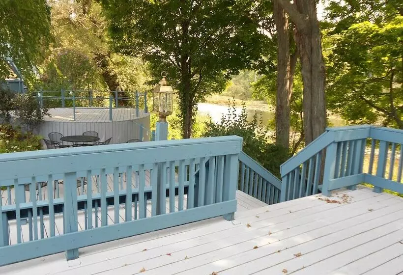 モーテル The Eis House