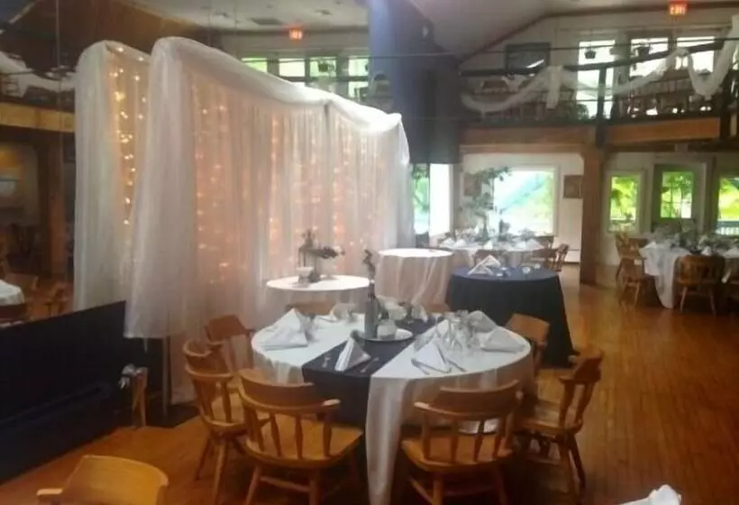 モーテル The Eis House