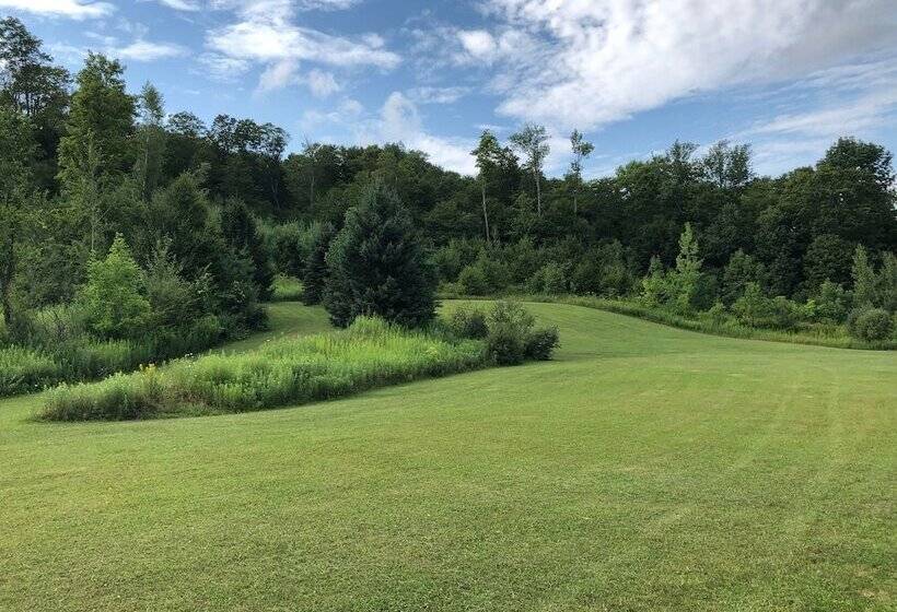 מוטל Tug Hill Resort