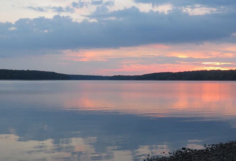 מוטל Tug Hill Resort