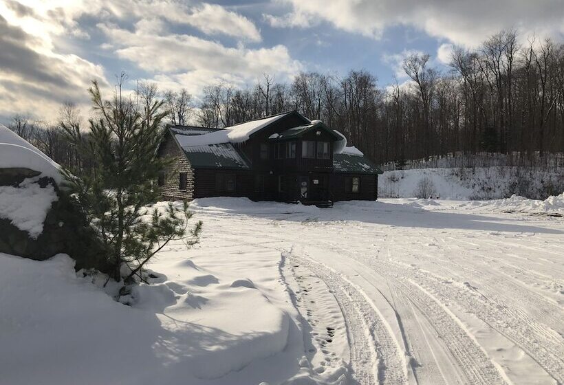 מוטל Tug Hill Resort