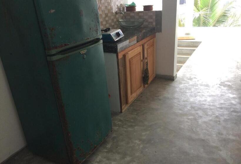 بنسيون Blue Corals Beach Bungalow