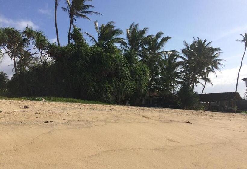 بنسيون Blue Corals Beach Bungalow