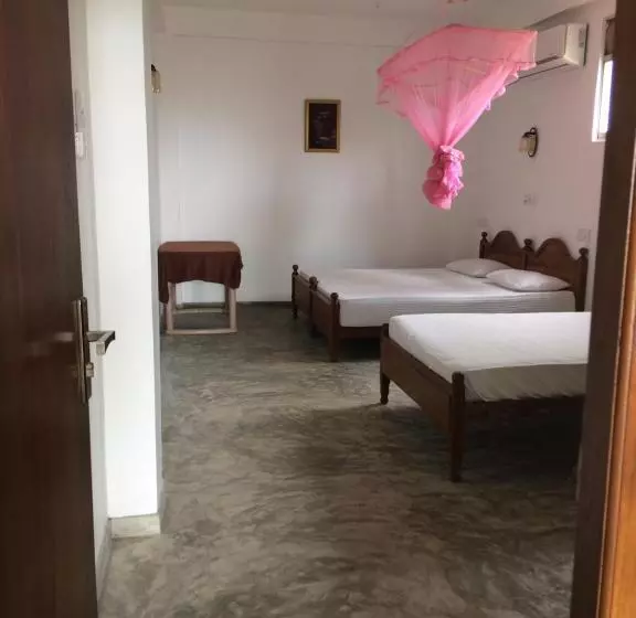 پانسیون Blue Corals Beach Bungalow