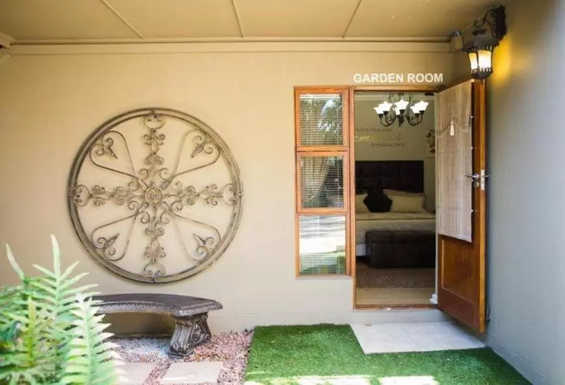 Majatalo Goodnight Accommodation