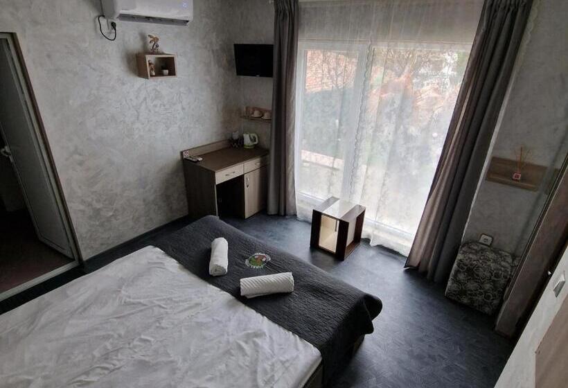 پانسیون Guest House Simon Green