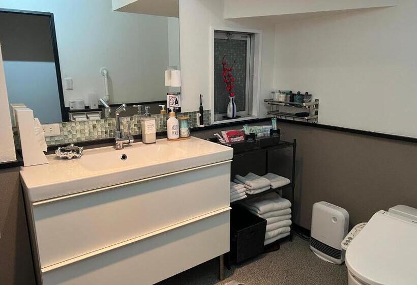 פנסיון Jonni`s Place