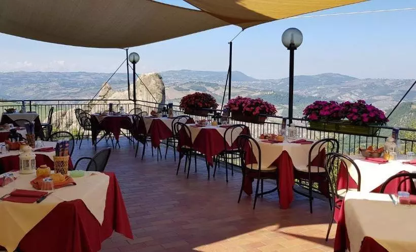 ユースホステル Locanda Ristorante Bar Il Faro