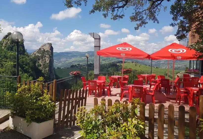 ユースホステル Locanda Ristorante Bar Il Faro