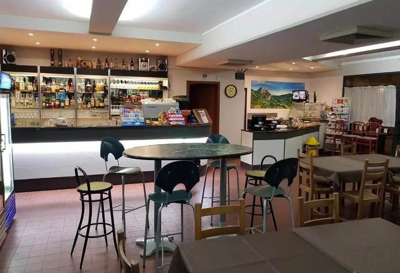 ユースホステル Locanda Ristorante Bar Il Faro