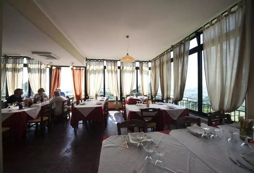 ユースホステル Locanda Ristorante Bar Il Faro