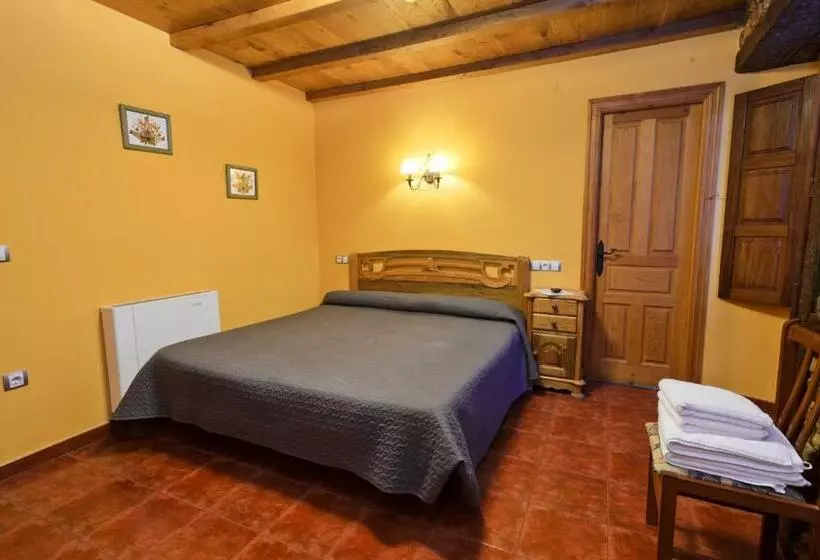 Retkeilymaja Posada Casa Rosalia