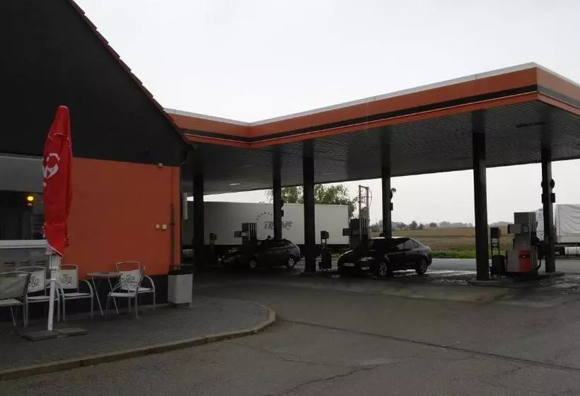 ベッドアンドブレックファースト Bed & Parking Eurobit