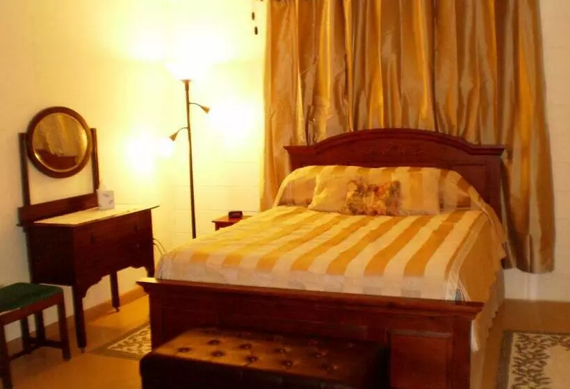 Aamiaismajoitus (B&B) Grandeur Farm Retreat