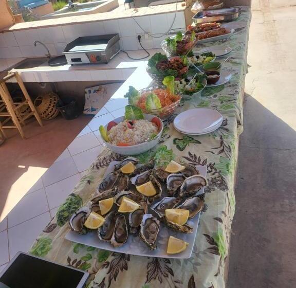 مبيت وإفطار Les Jardins D Amizmiz