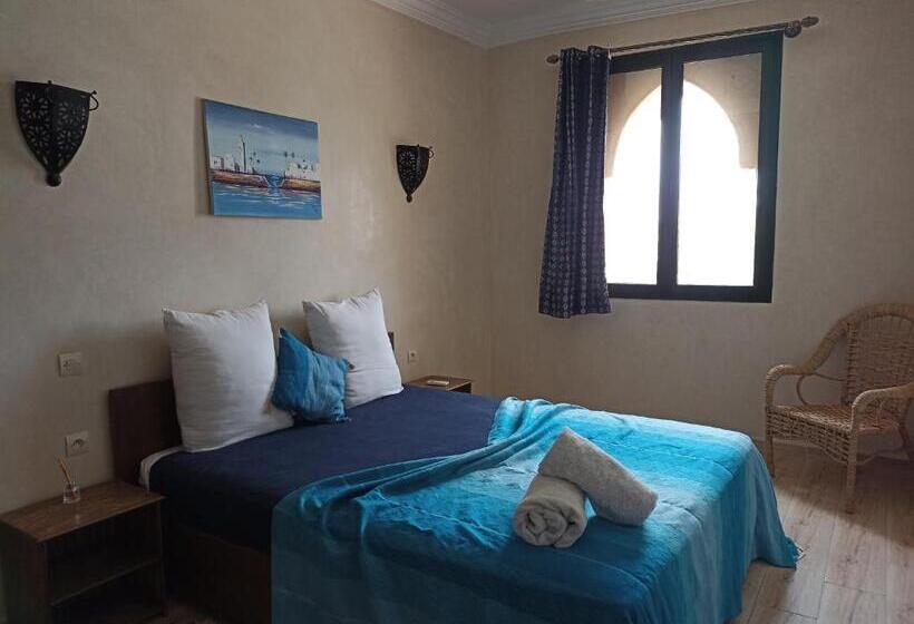 مبيت وإفطار Les Jardins D Amizmiz