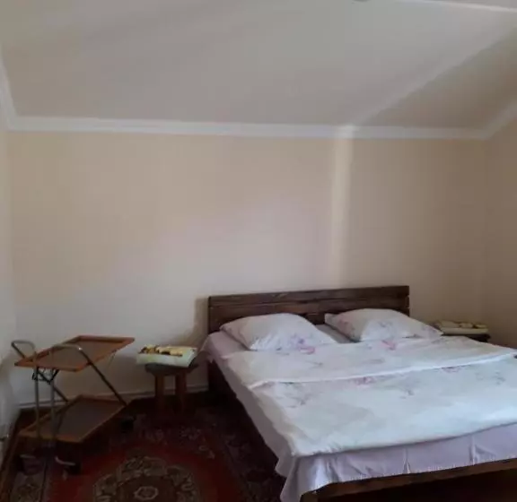 Green Dilijan B&b