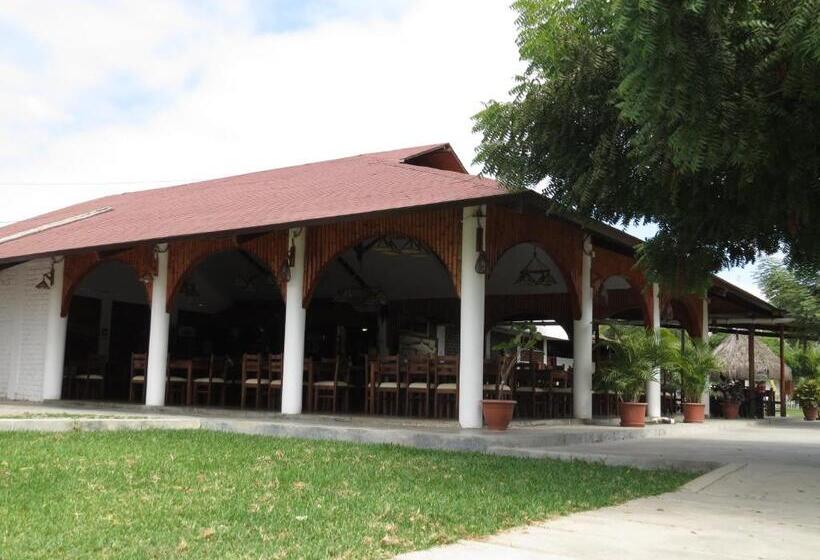 ホテル La Choza Bungalows