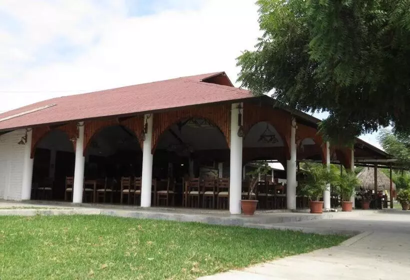 ホテル La Choza Bungalows