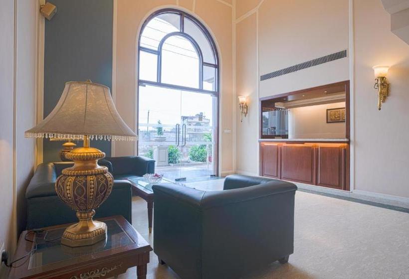 בית מלון כפרי Le Castle